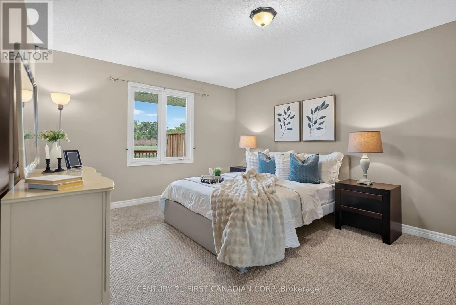 22 - 87 DONKER DRIVE #22