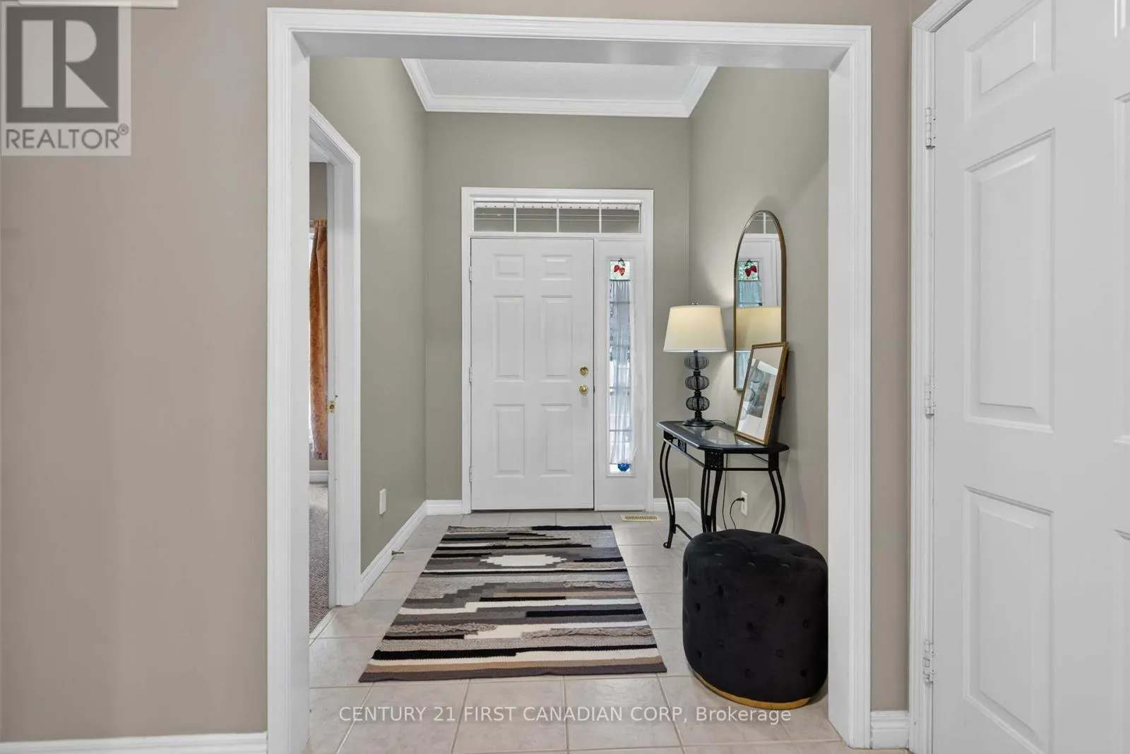 22 - 87 DONKER DRIVE #22