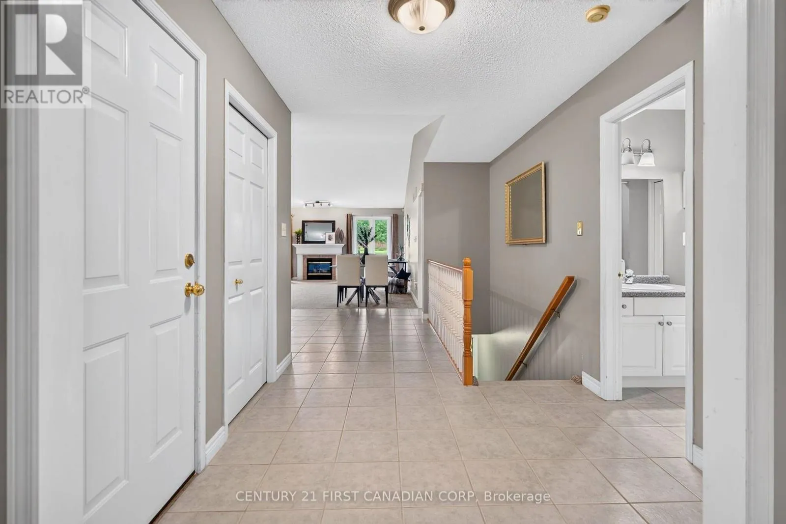22 - 87 DONKER DRIVE #22