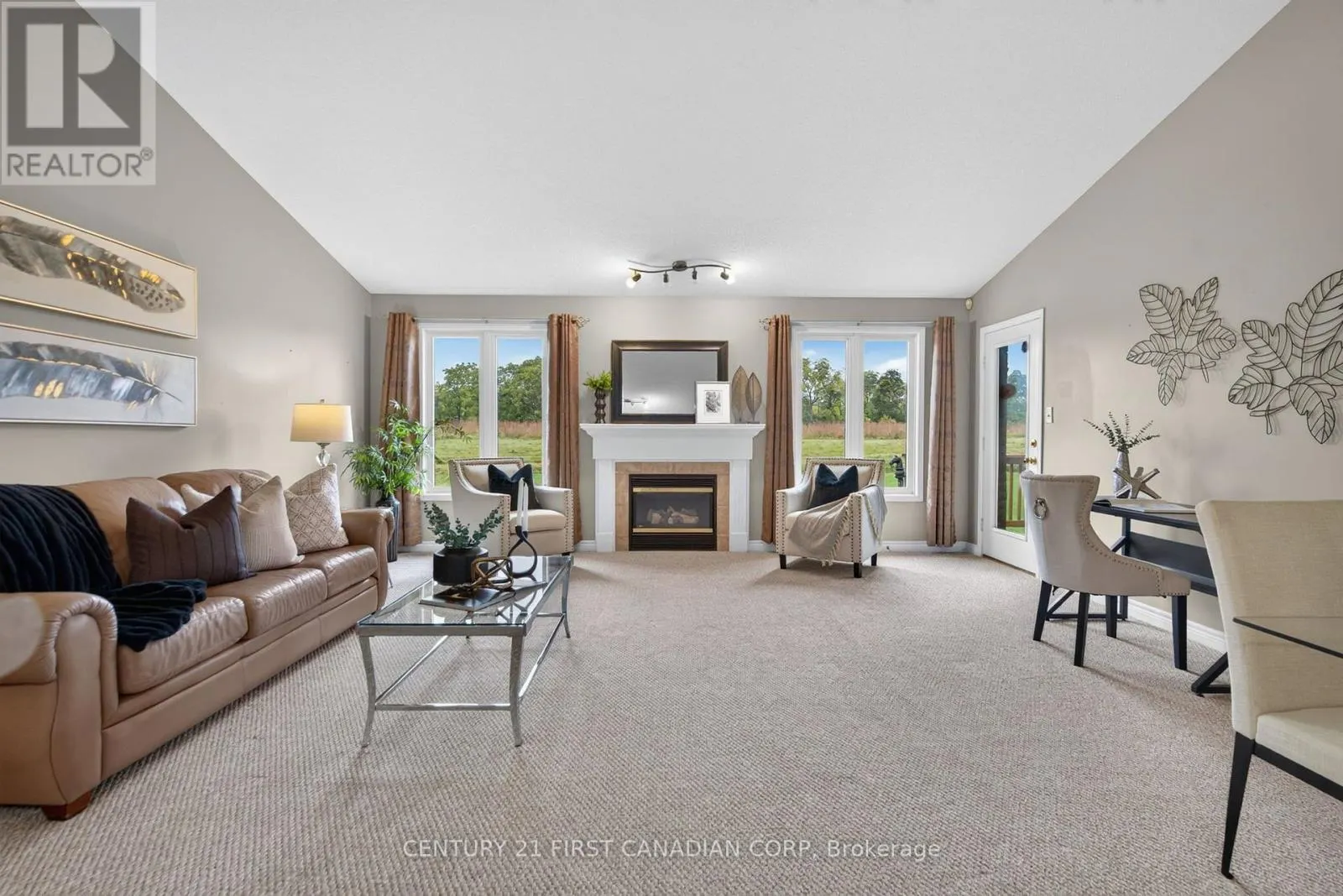 22 - 87 DONKER DRIVE #22