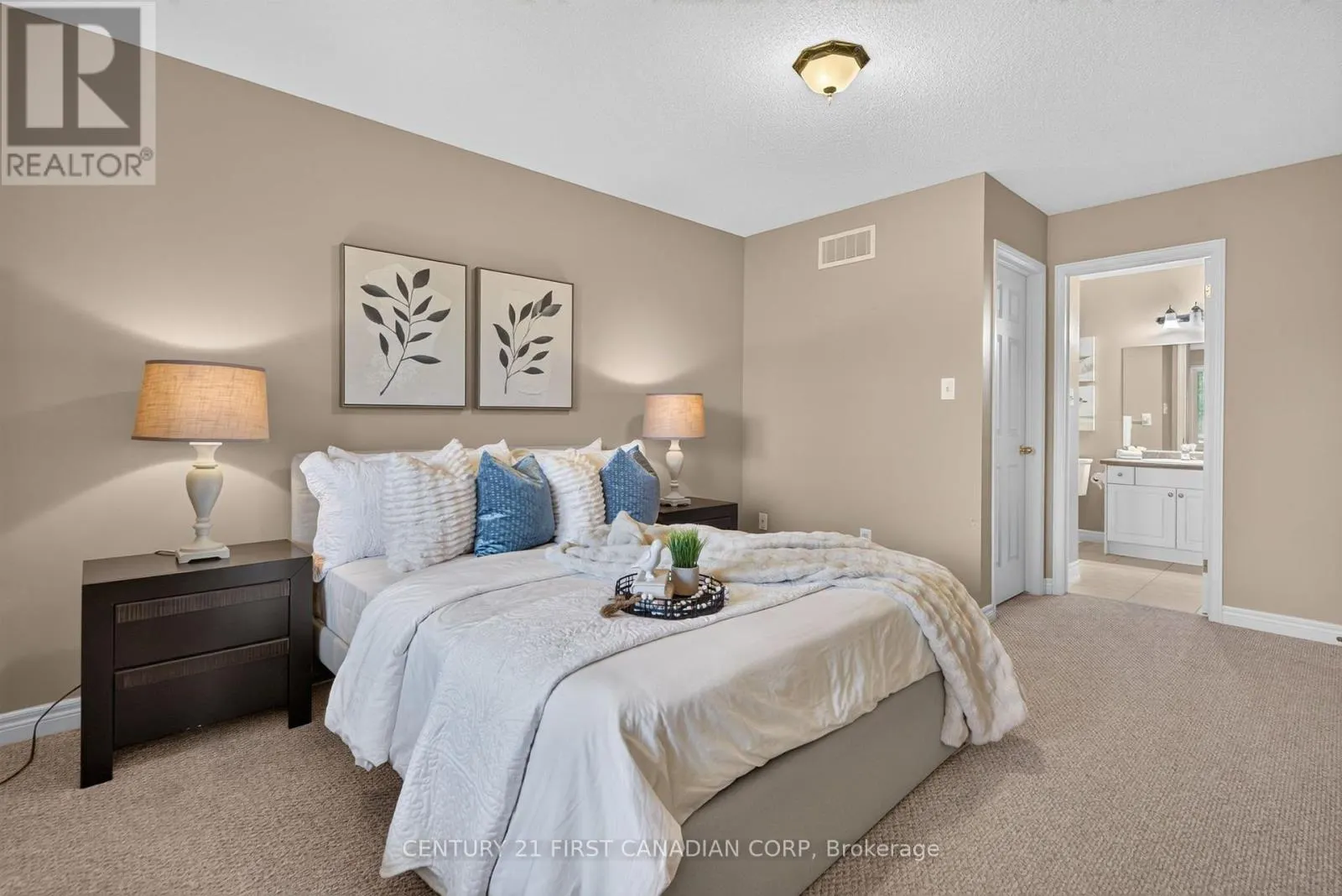 22 - 87 DONKER DRIVE #22