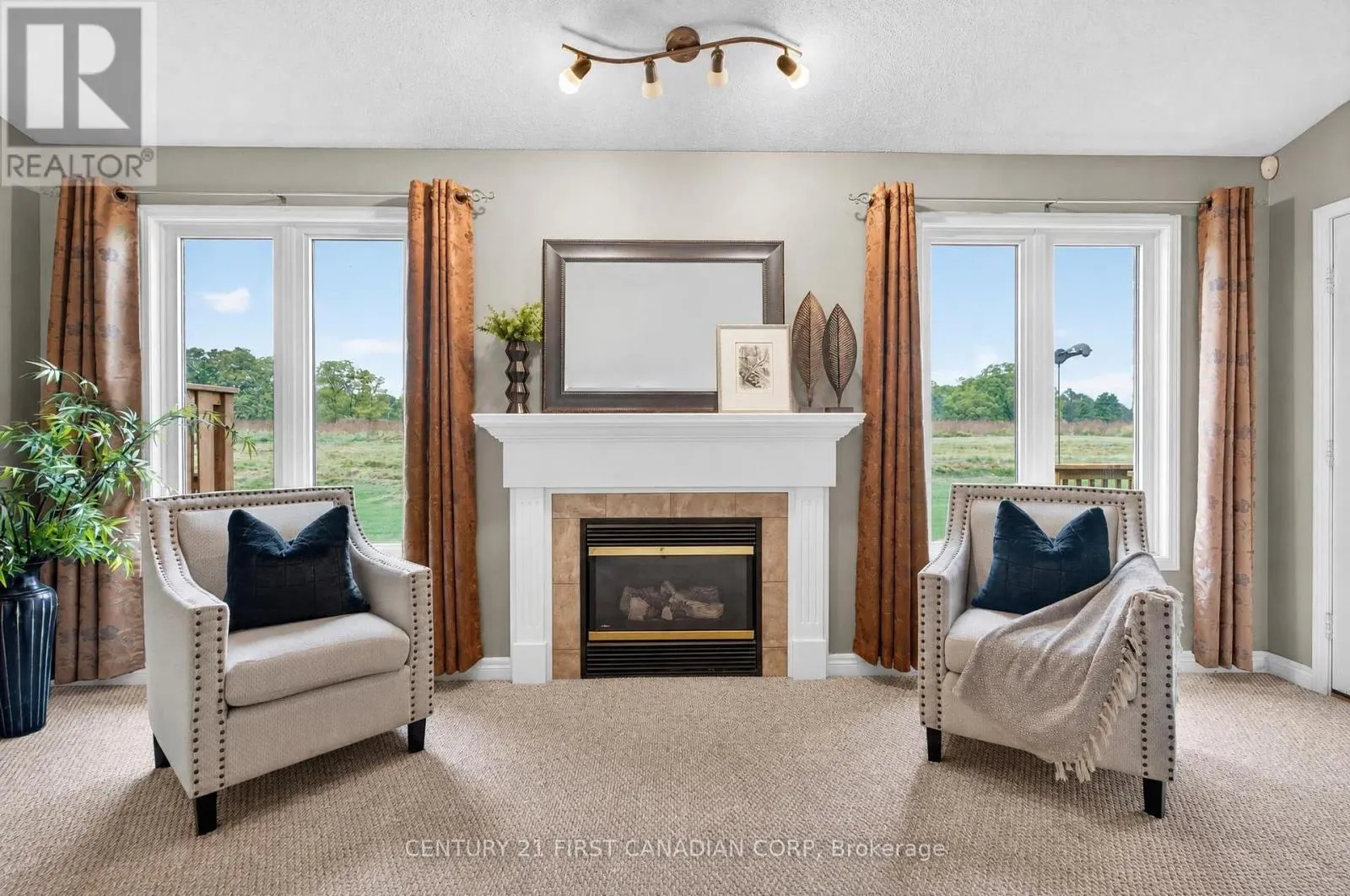 22 - 87 DONKER DRIVE #22