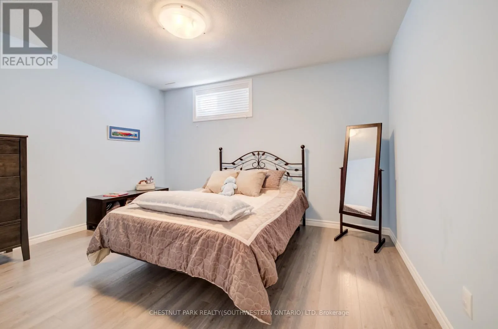 10 - 435 WINCHESTER DRIVE