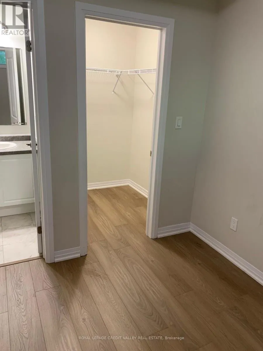 13 - 25 ISHERWOOD AVENUE E