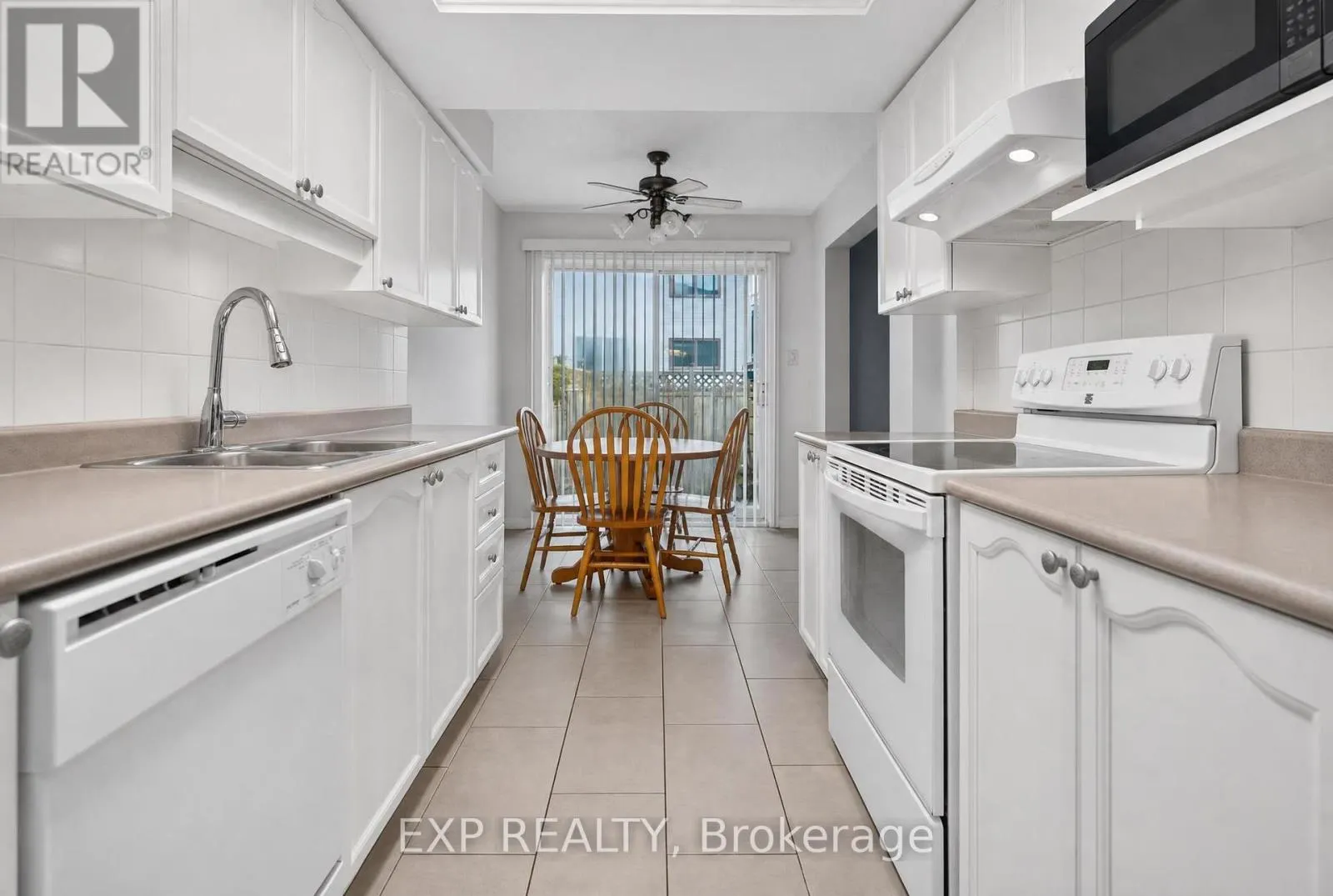 185 HUNTERSWOOD CRESCENT