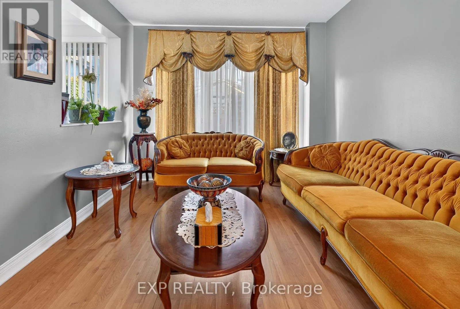 185 HUNTERSWOOD CRESCENT