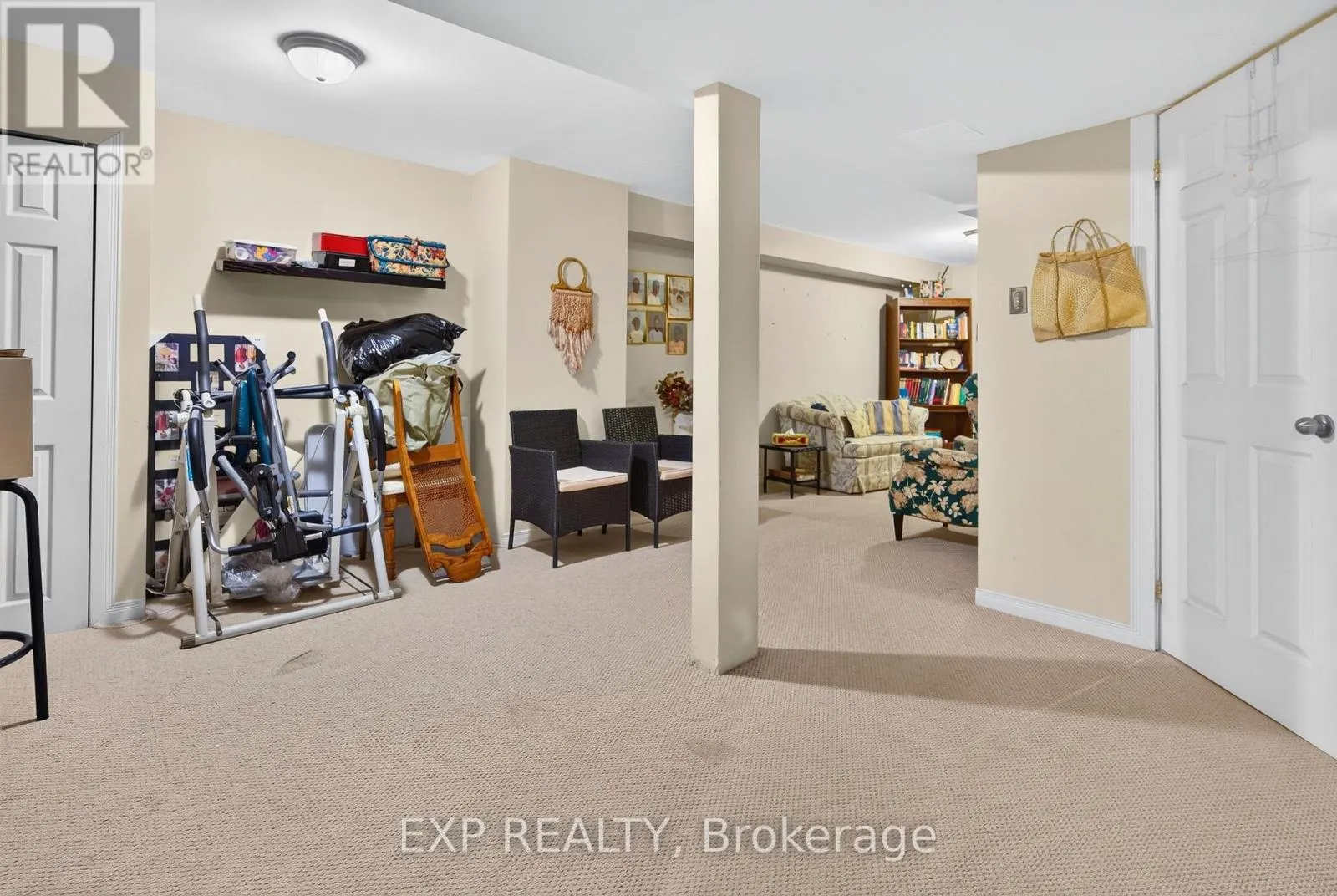 185 HUNTERSWOOD CRESCENT