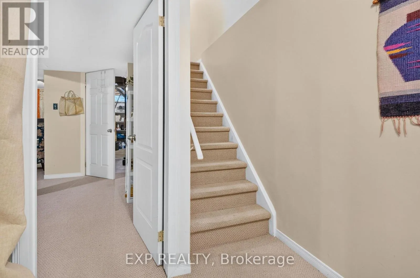 185 HUNTERSWOOD CRESCENT