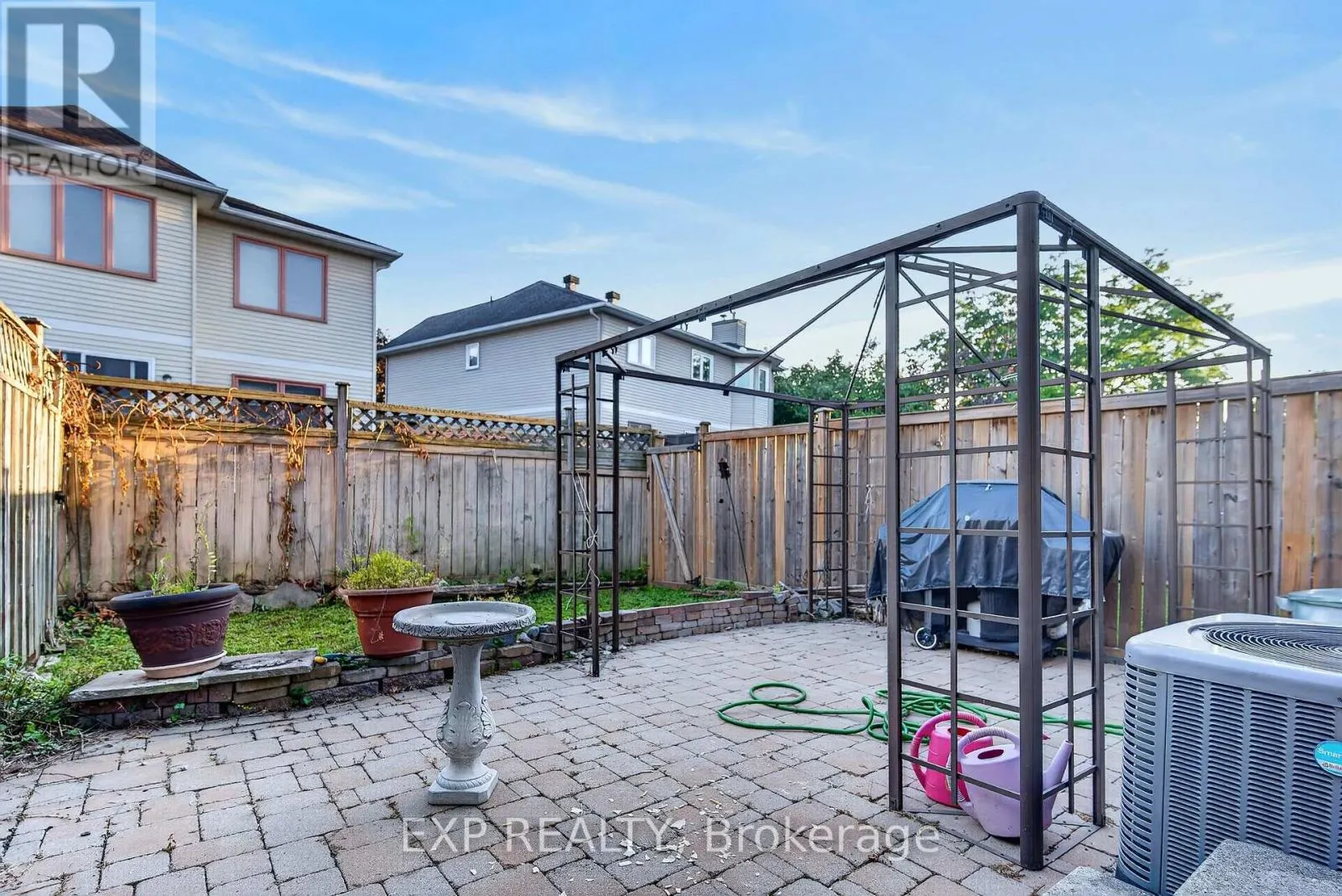 185 HUNTERSWOOD CRESCENT