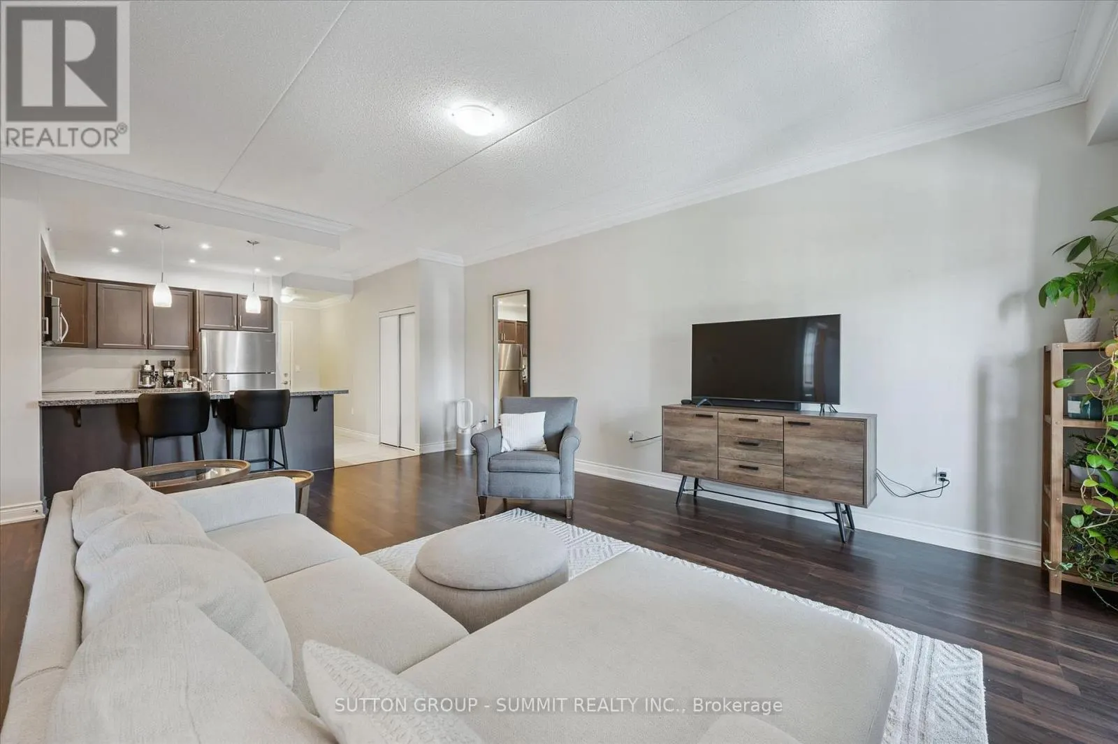 242 - 1077 GORDON STREET