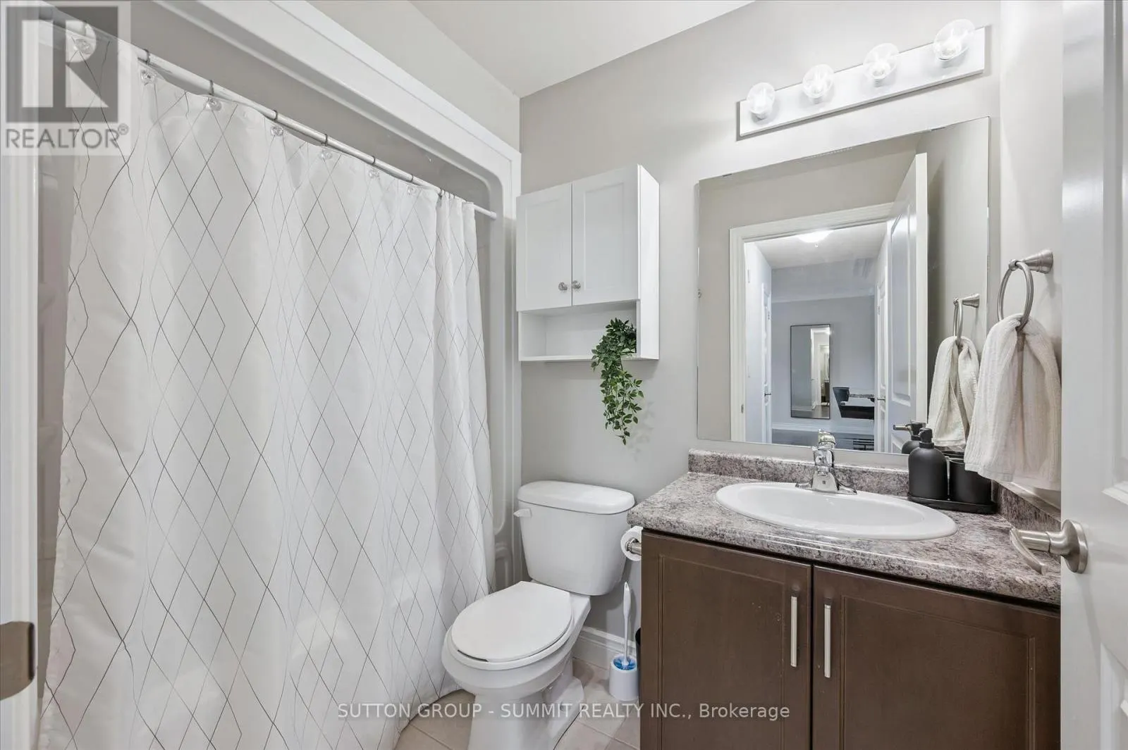 242 - 1077 GORDON STREET
