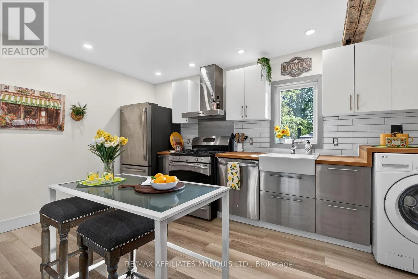 326 THIRD STREET E