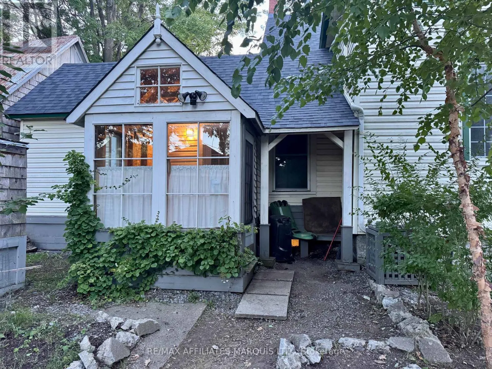 326 THIRD STREET E