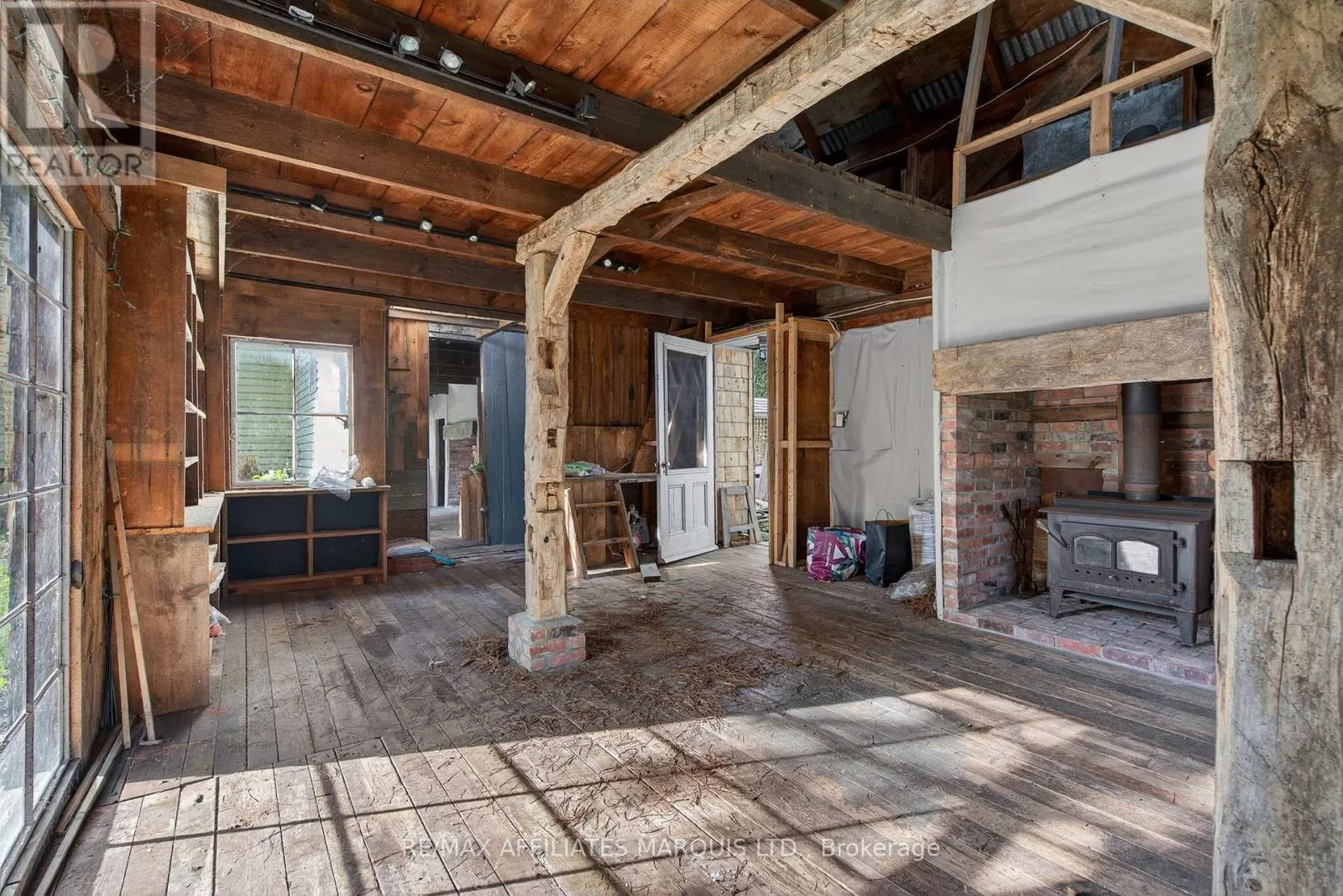 326 THIRD STREET E