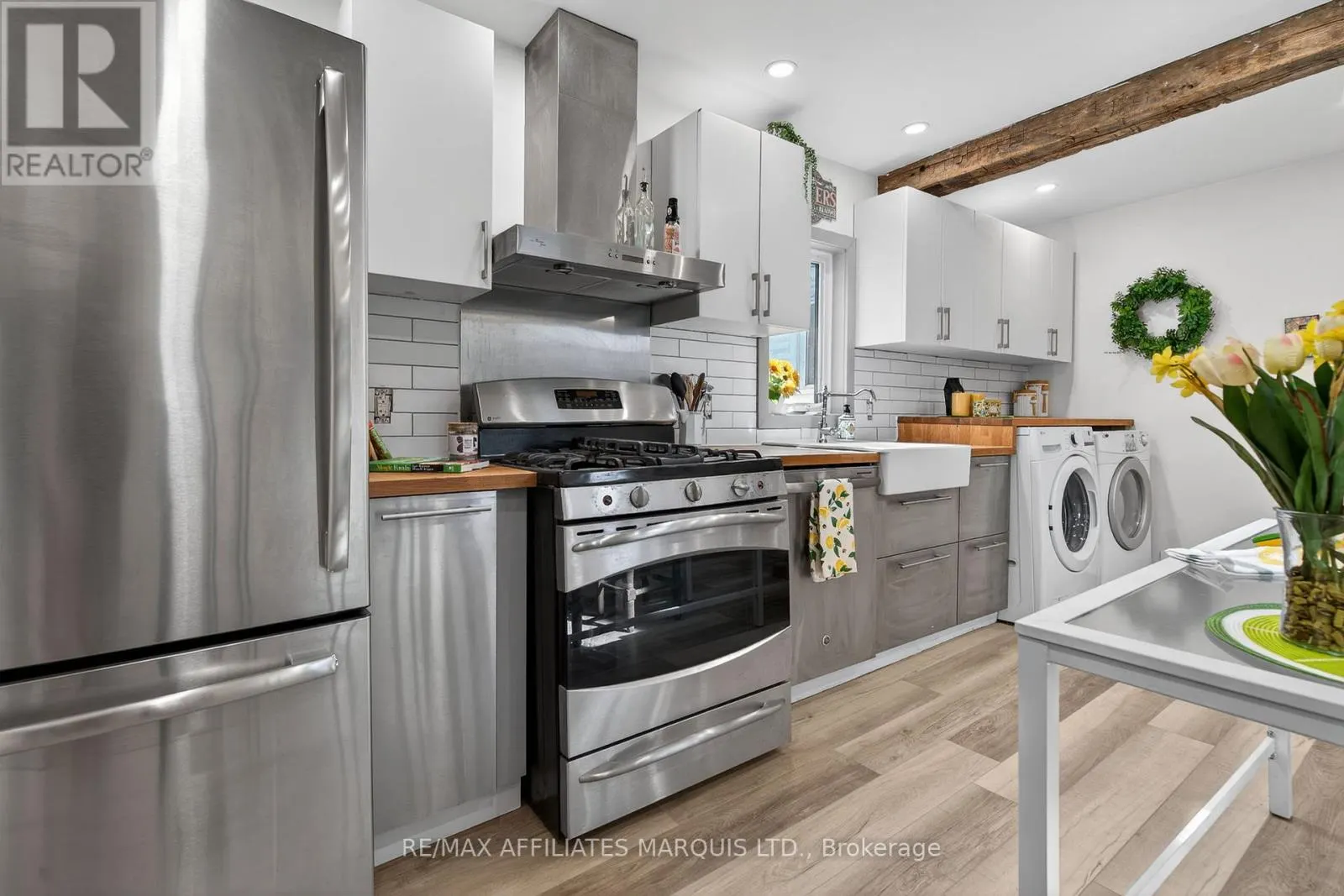 326 THIRD STREET E