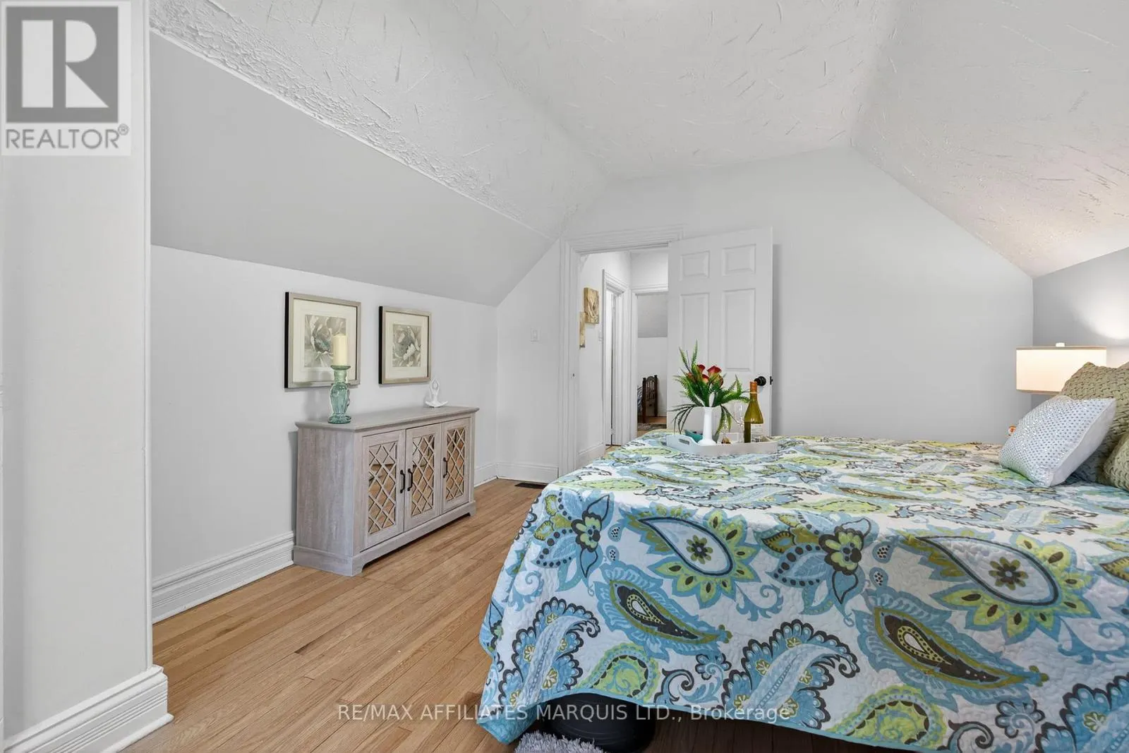 326 THIRD STREET E