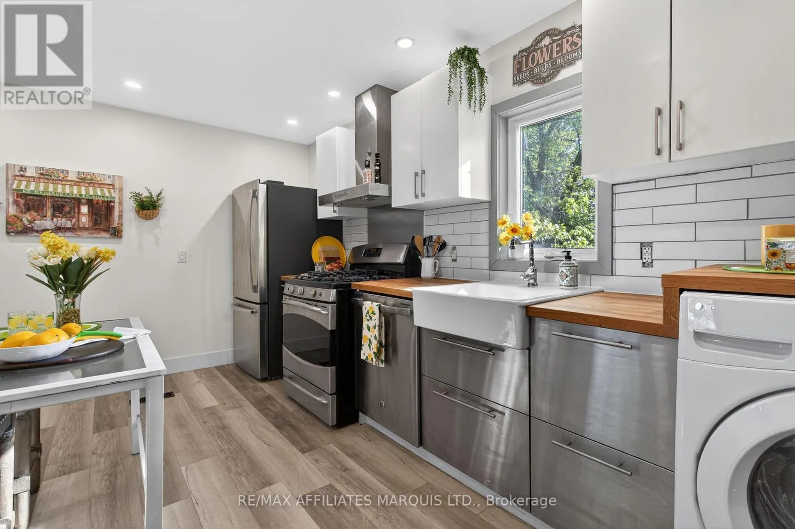 326 THIRD STREET E