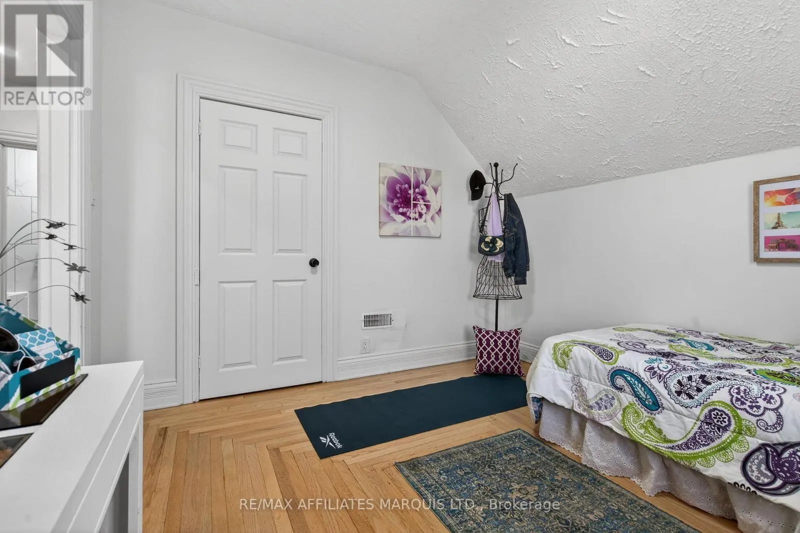 326 THIRD STREET E