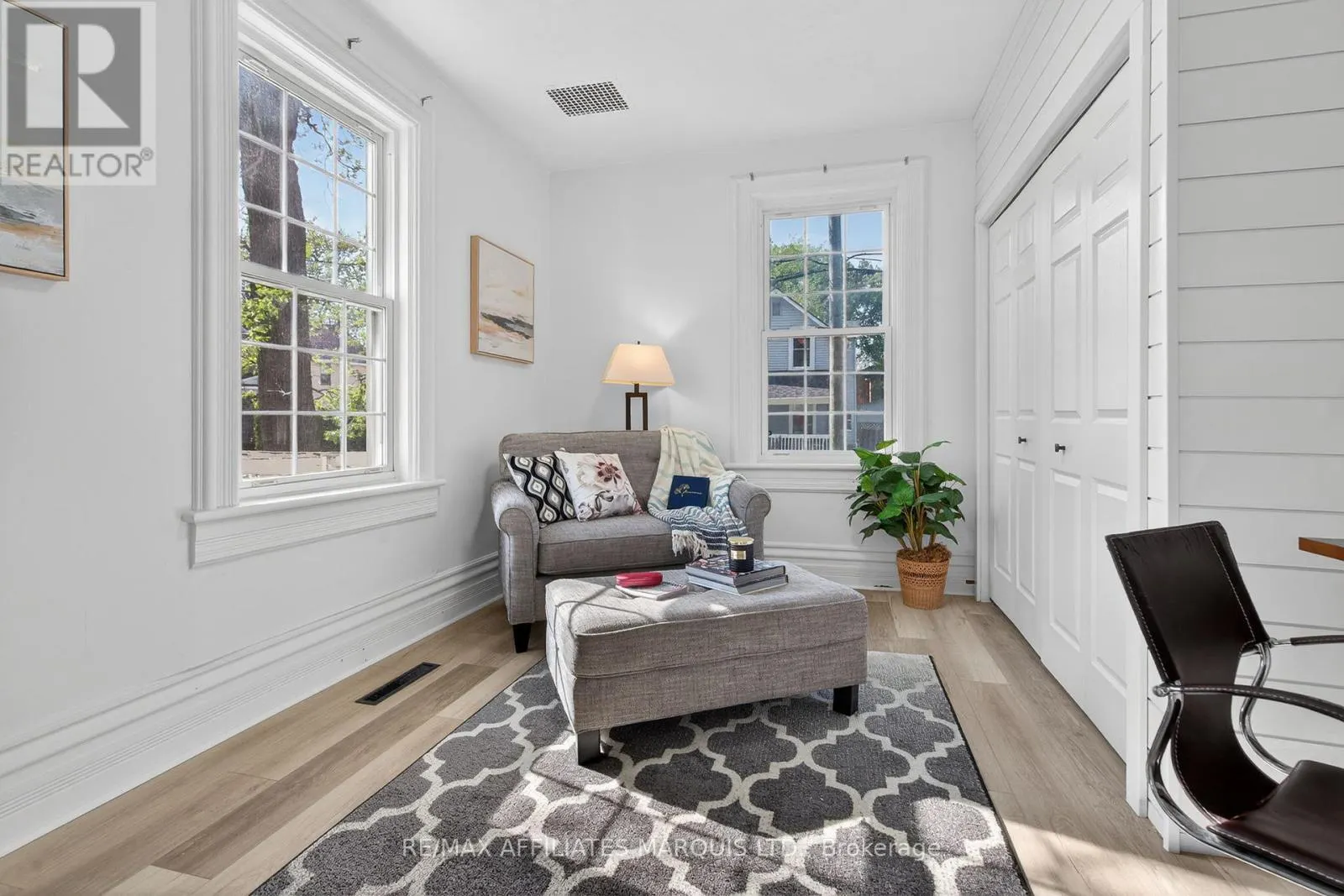 326 THIRD STREET E