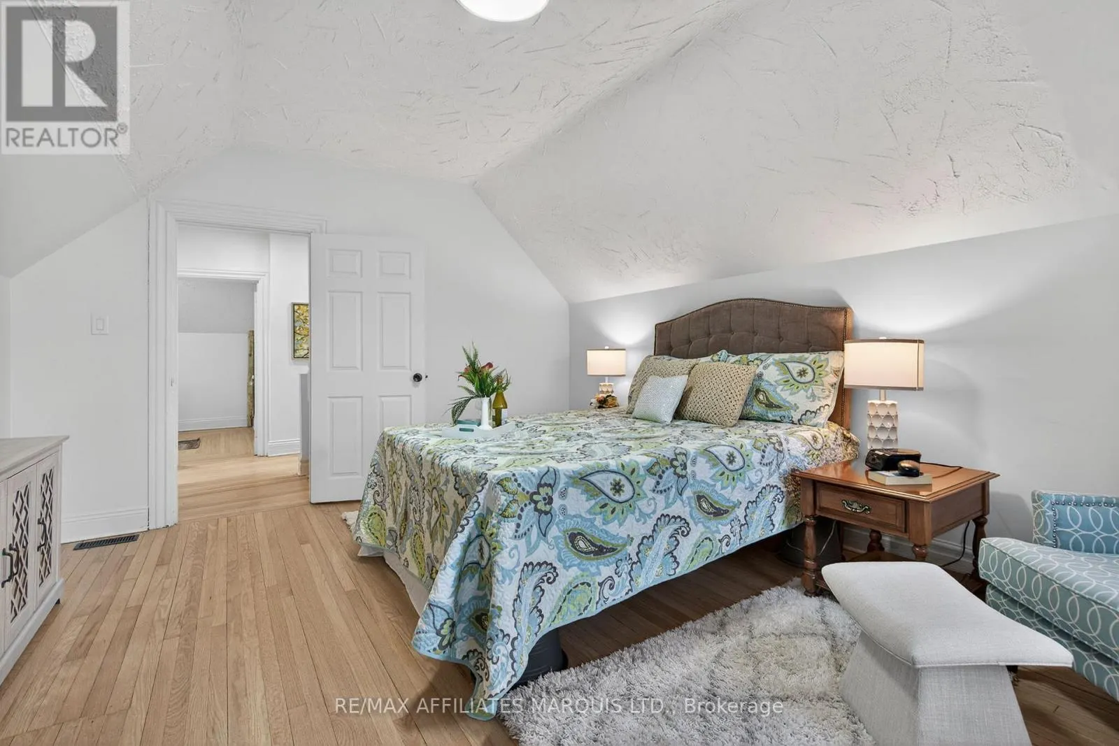 326 THIRD STREET E