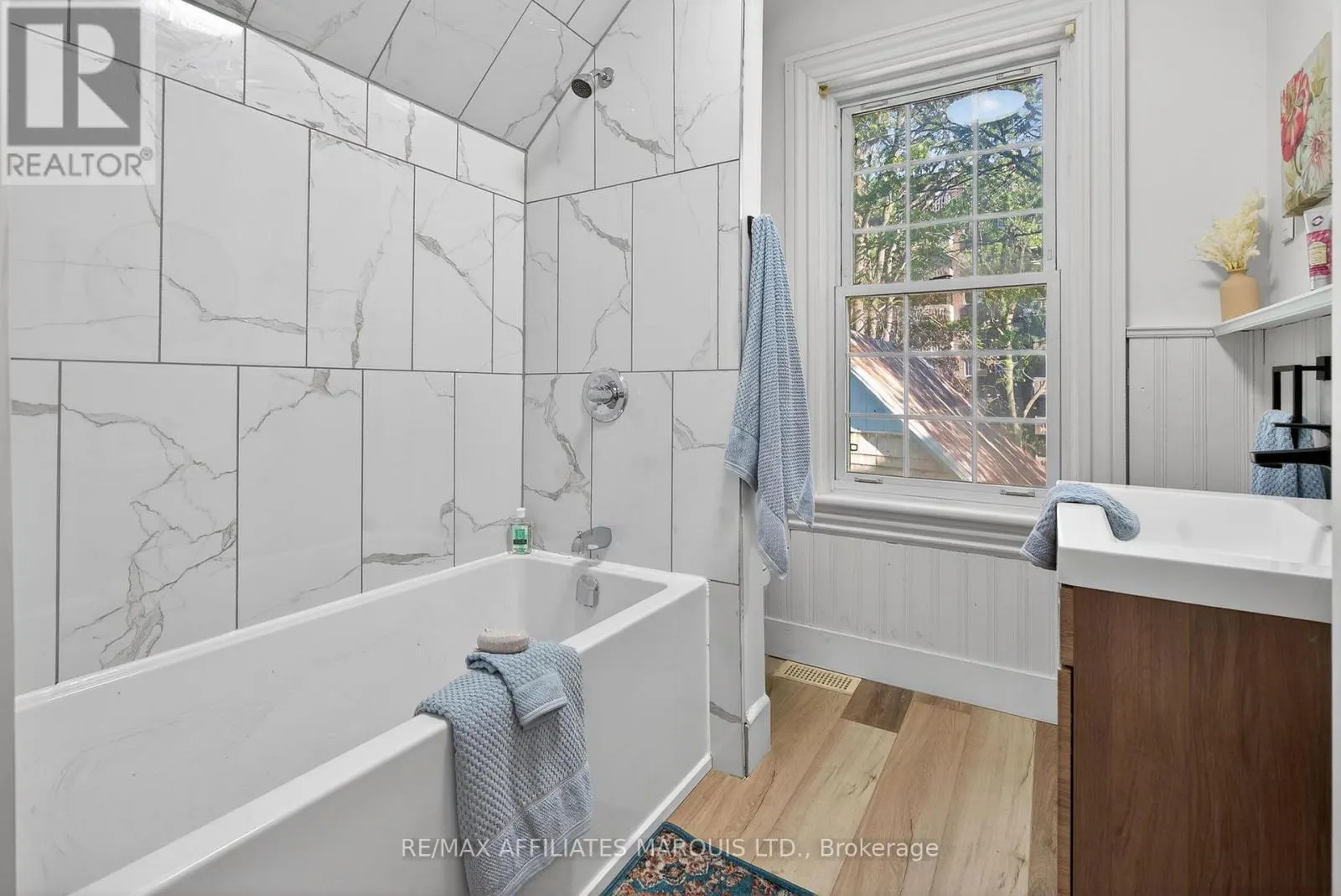 326 THIRD STREET E