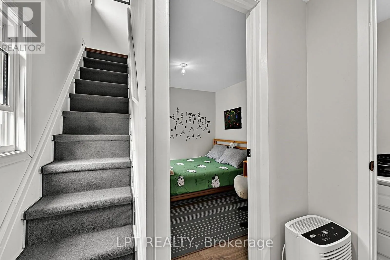 5 PINETREE ROAD
