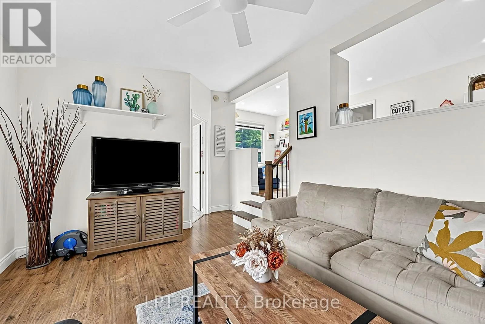 5 PINETREE ROAD
