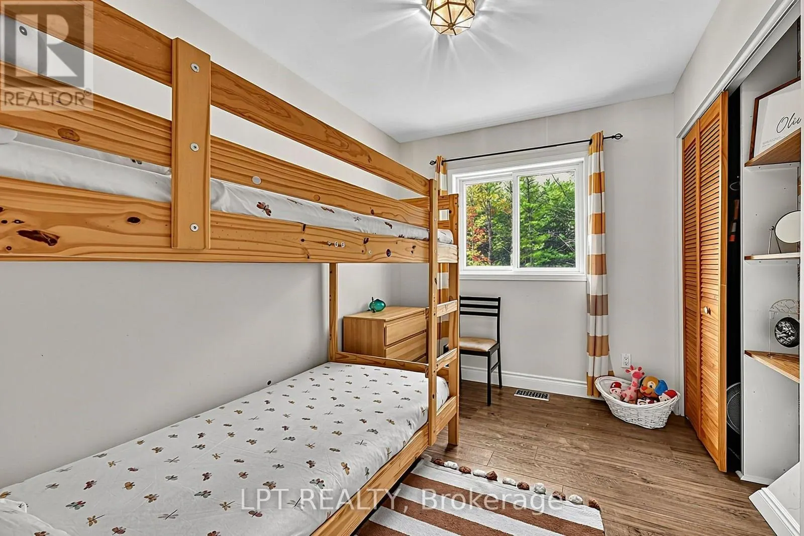 5 PINETREE ROAD