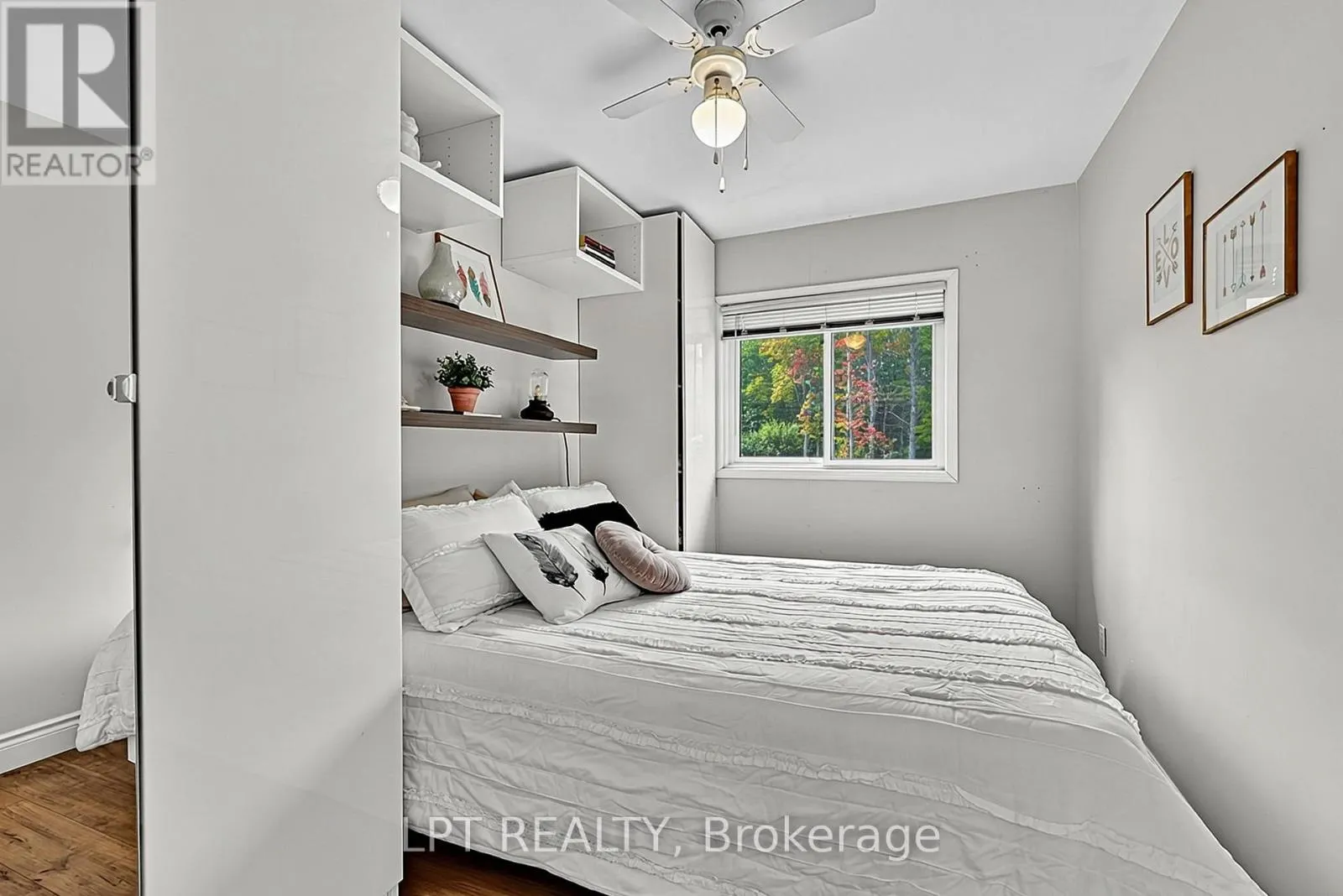 5 PINETREE ROAD