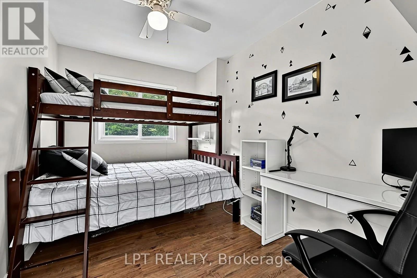 5 PINETREE ROAD