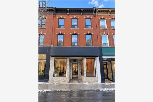 223-225 KING STREET E