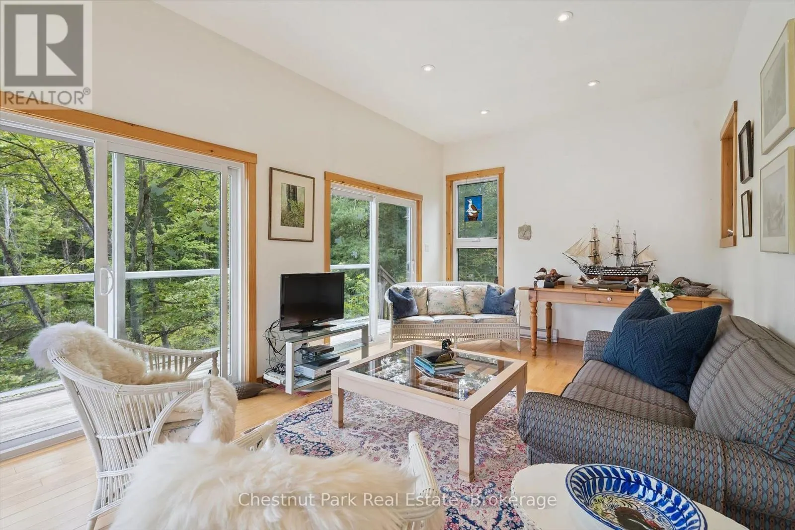 2215 MIRIAM DRIVE
