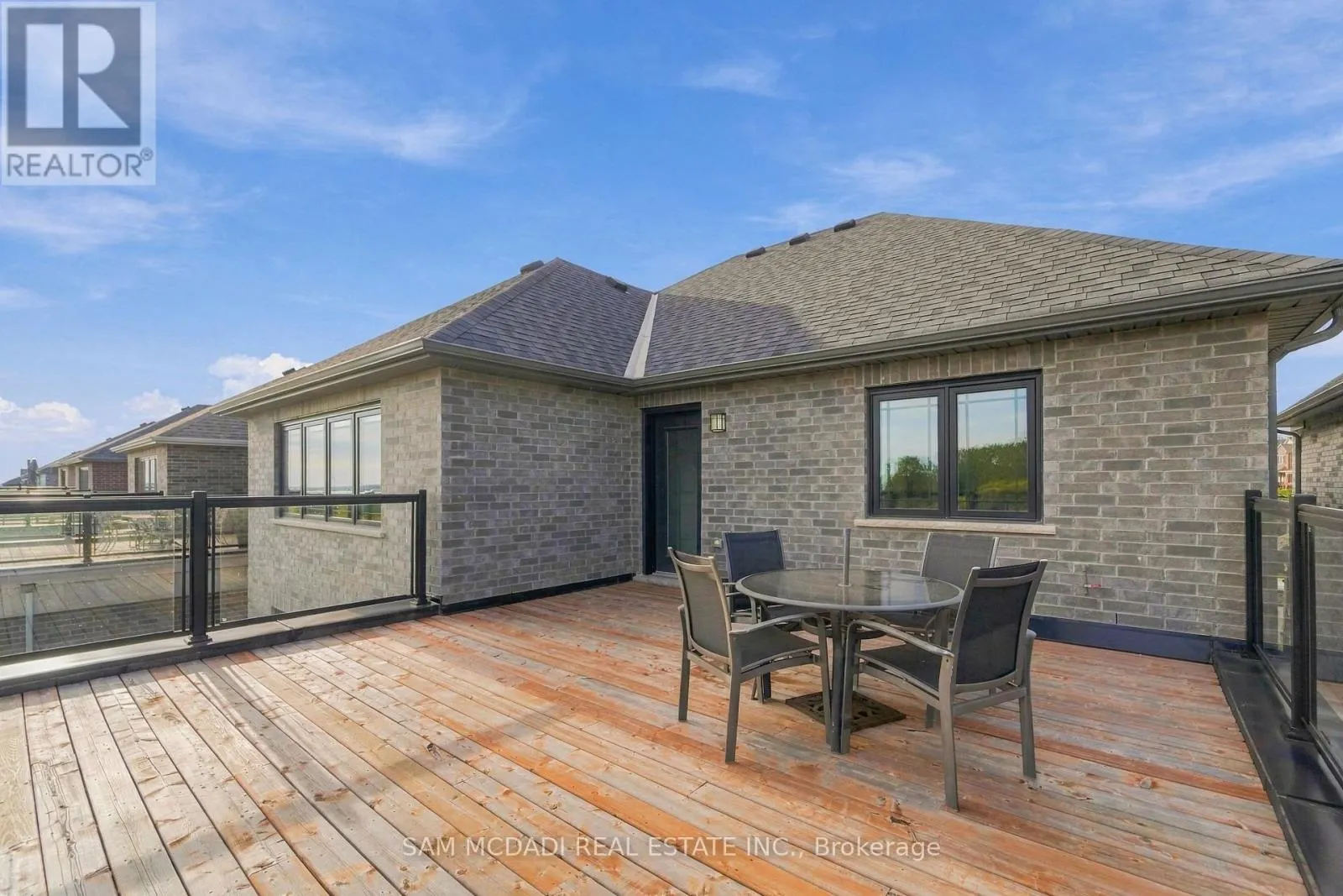189 STRACHAN STREET