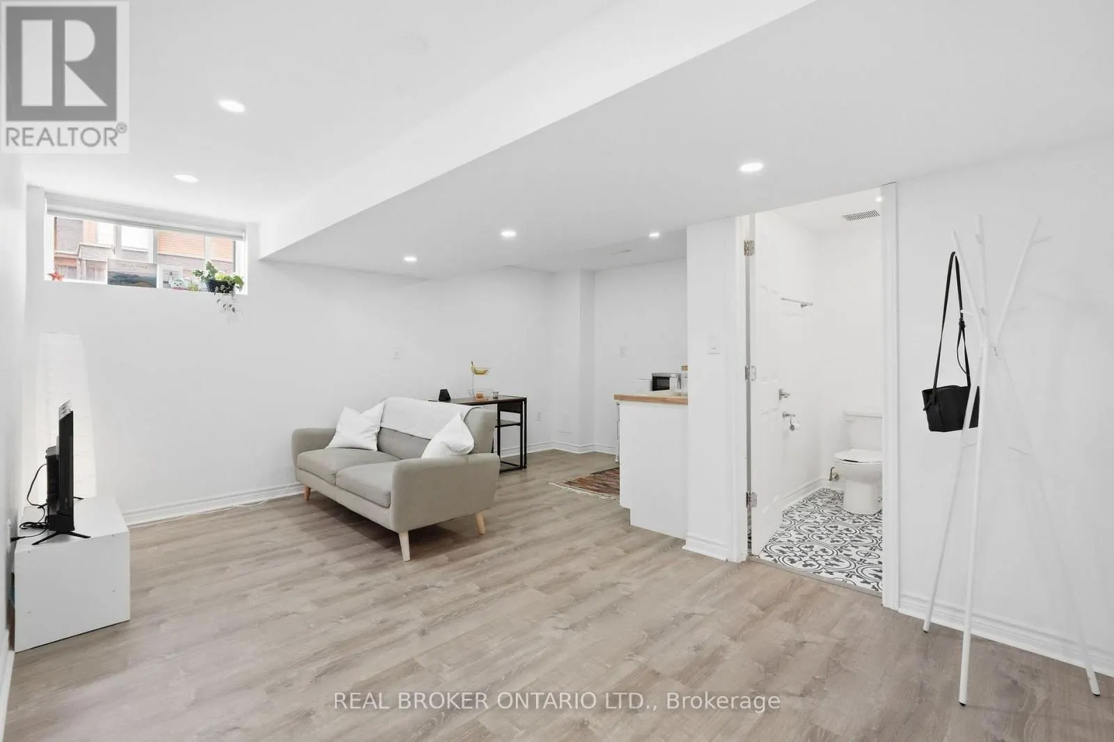 1 BURLEY LANE