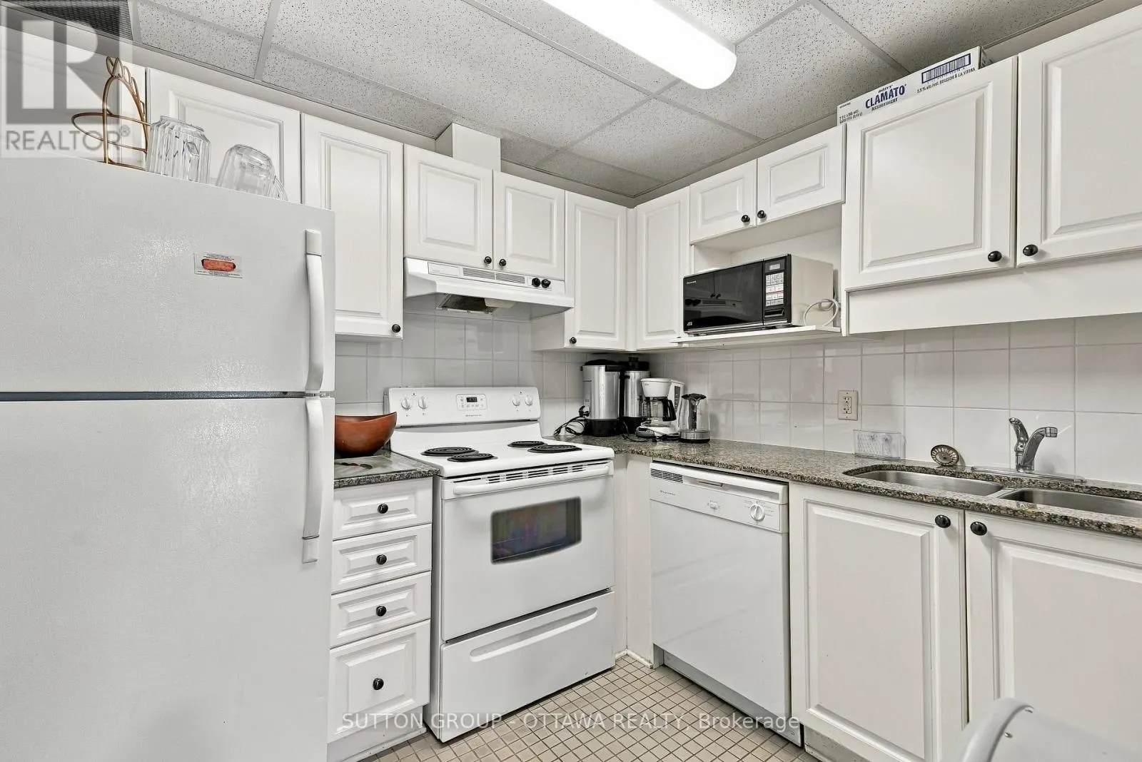 802 - 120 GRANT CARMAN DRIVE