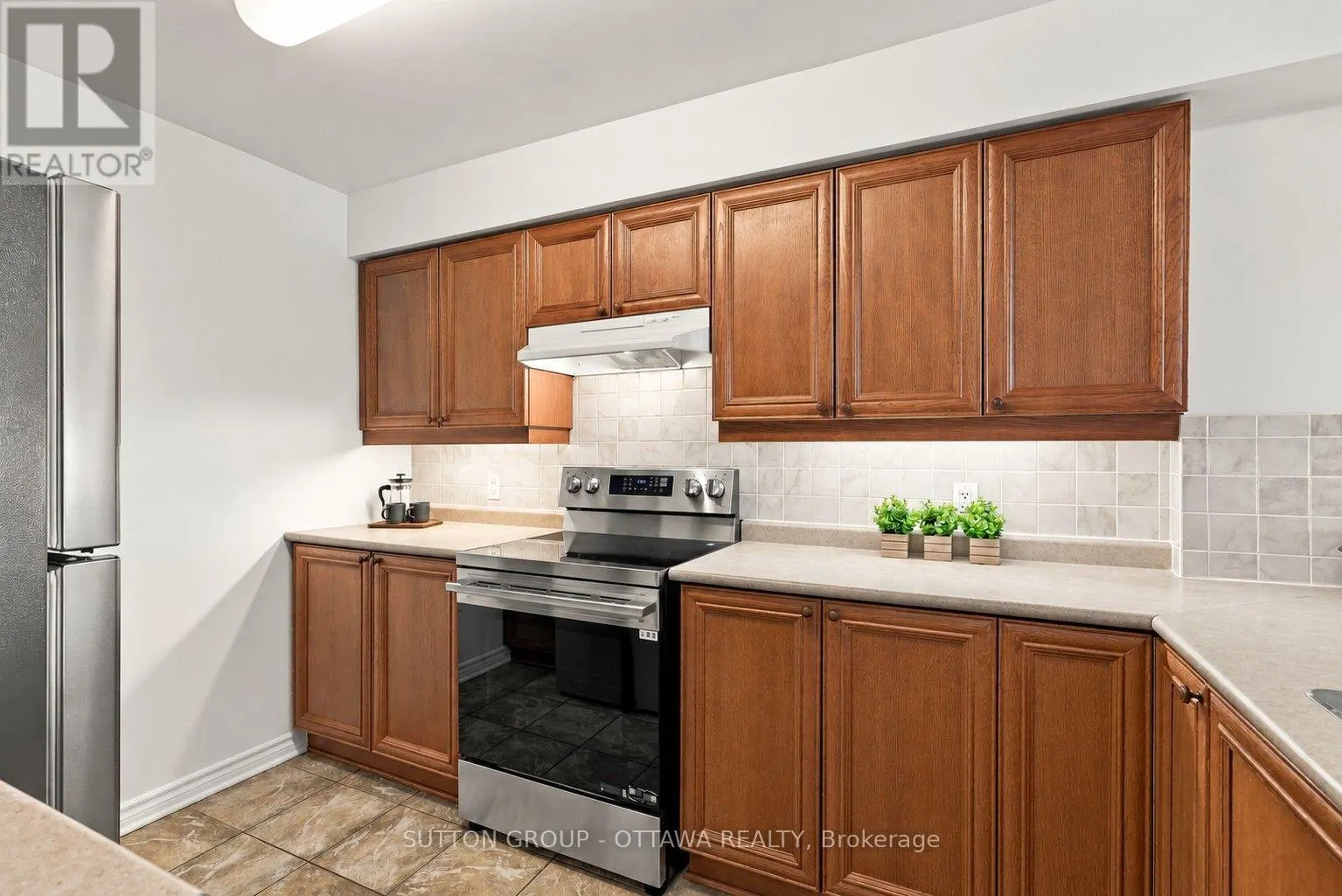 802 - 120 GRANT CARMAN DRIVE