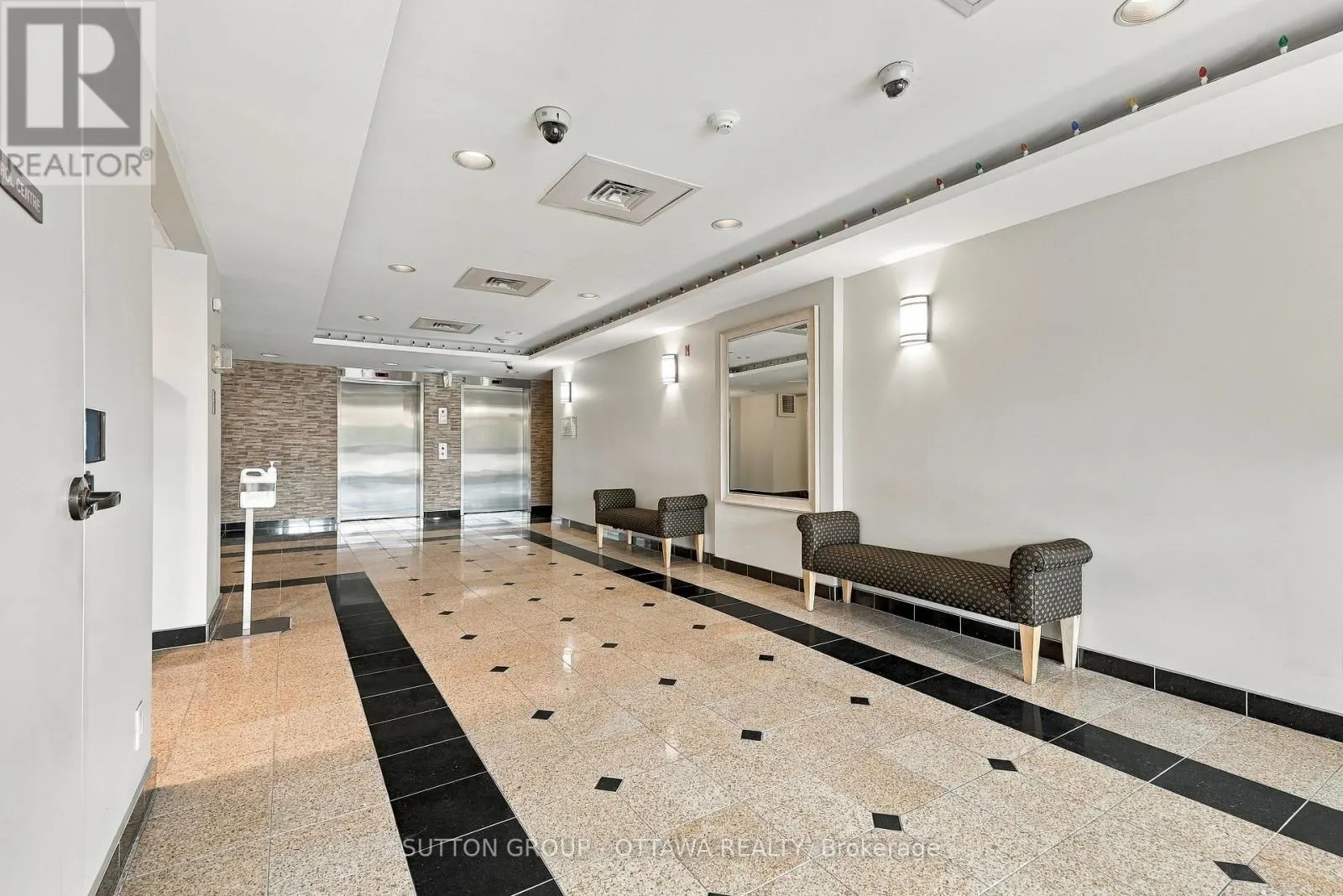 802 - 120 GRANT CARMAN DRIVE