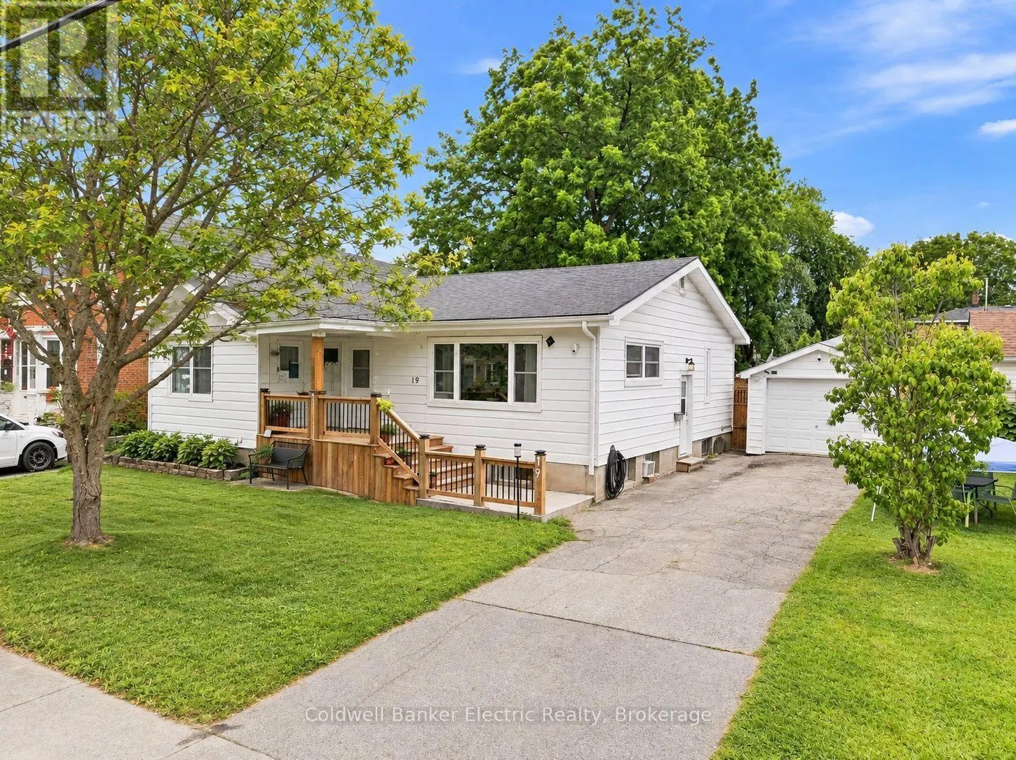 19 GRAHAM STREET E
