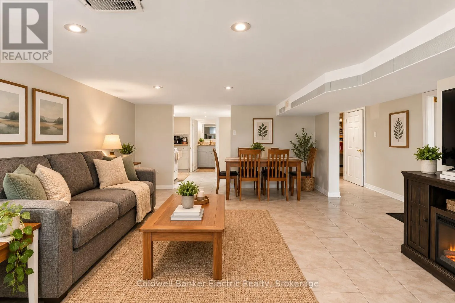 19 GRAHAM STREET E