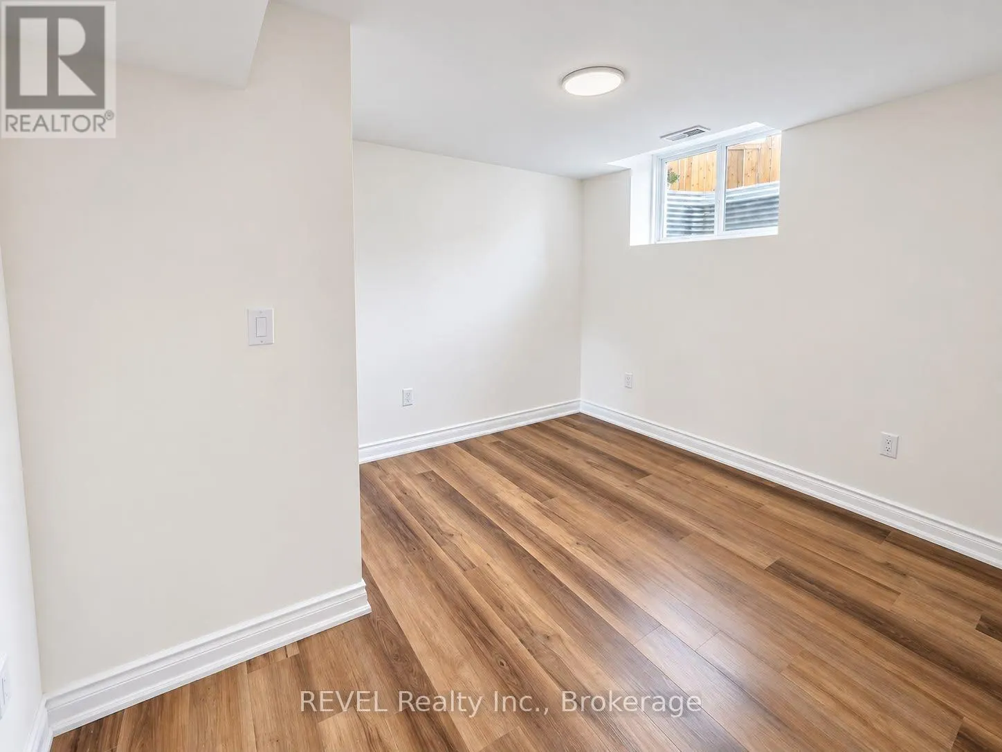 LOWER - 15 IRONWOOD COURT #LOWER