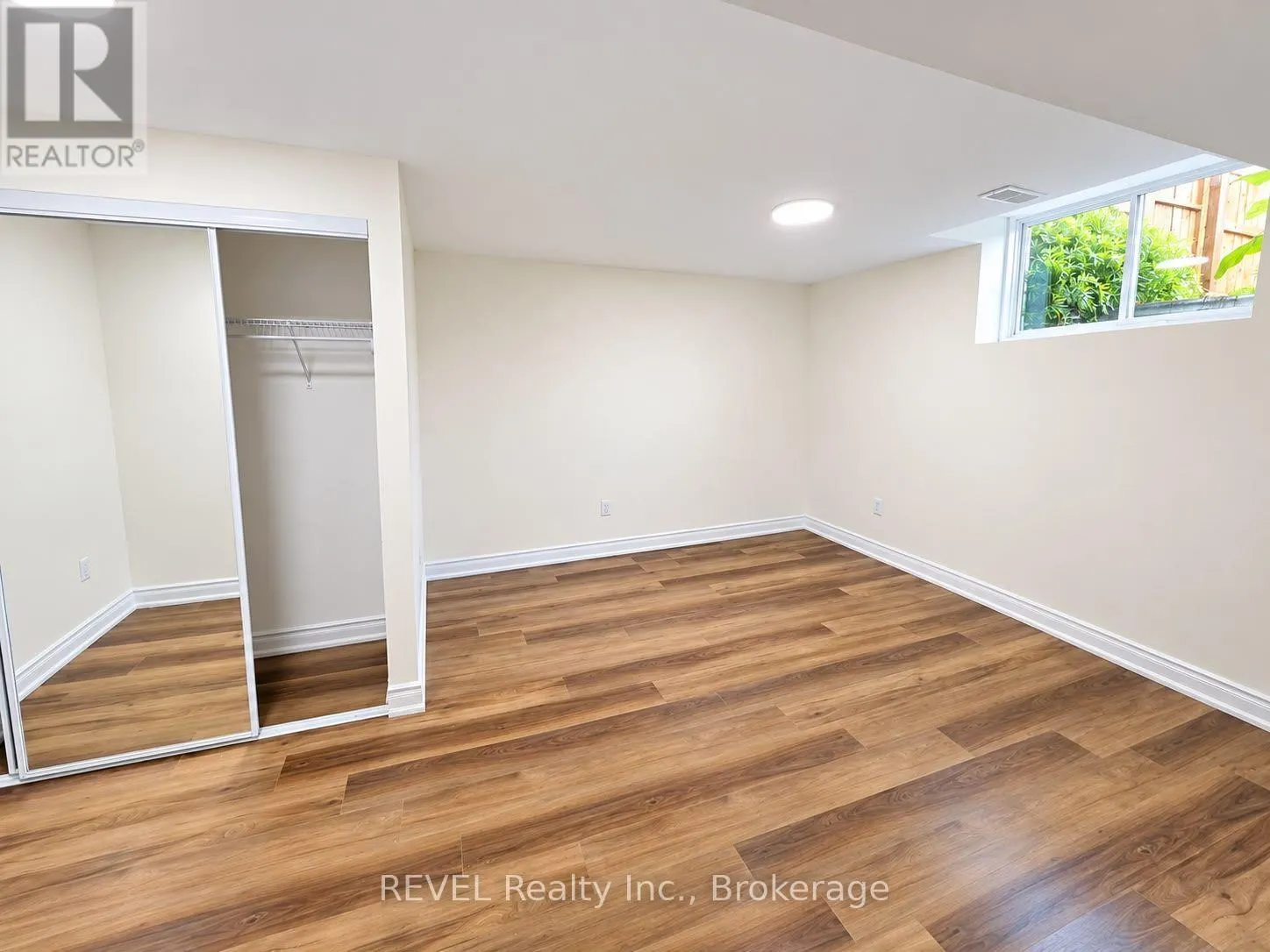 LOWER - 15 IRONWOOD COURT #LOWER