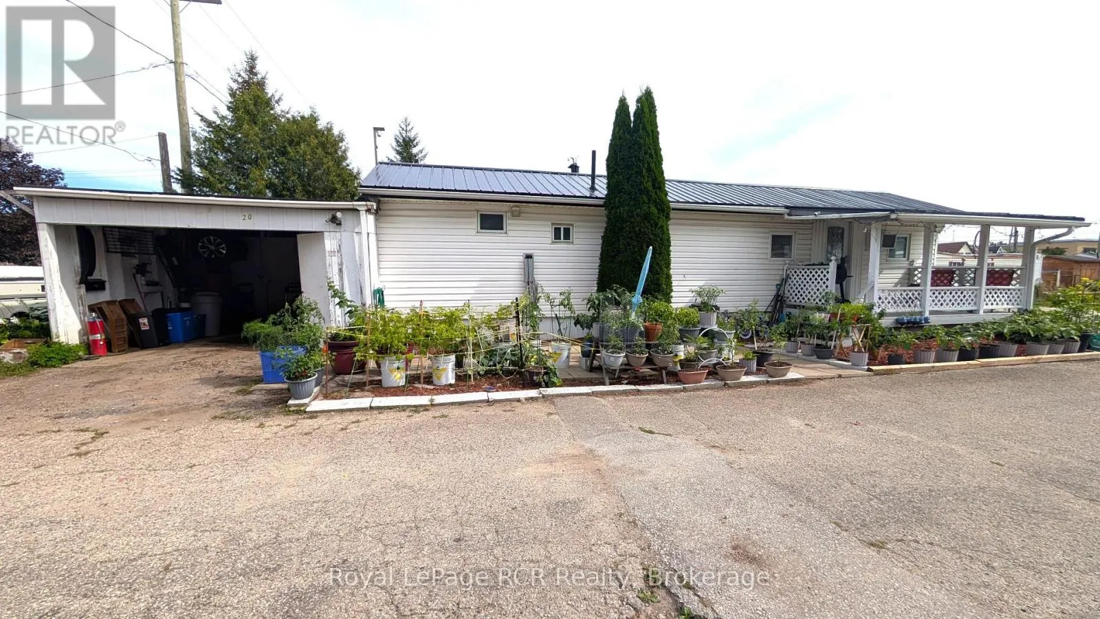 20 - 1680 9TH AVENUE E #20