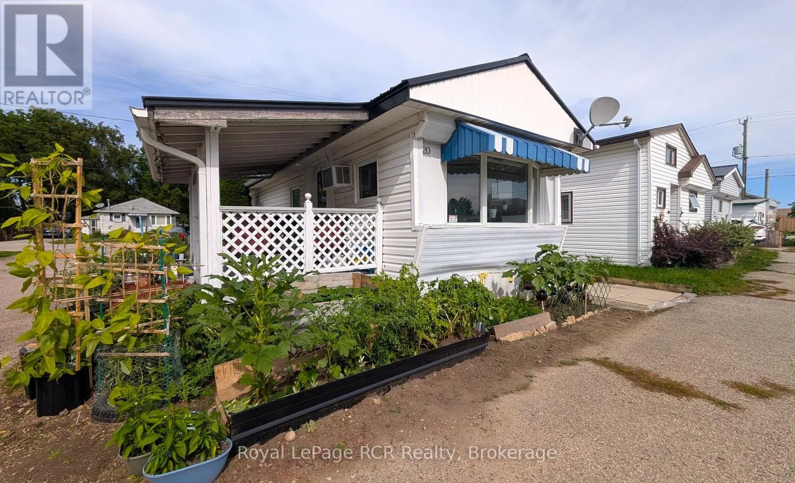 20 - 1680 9TH AVENUE E #20