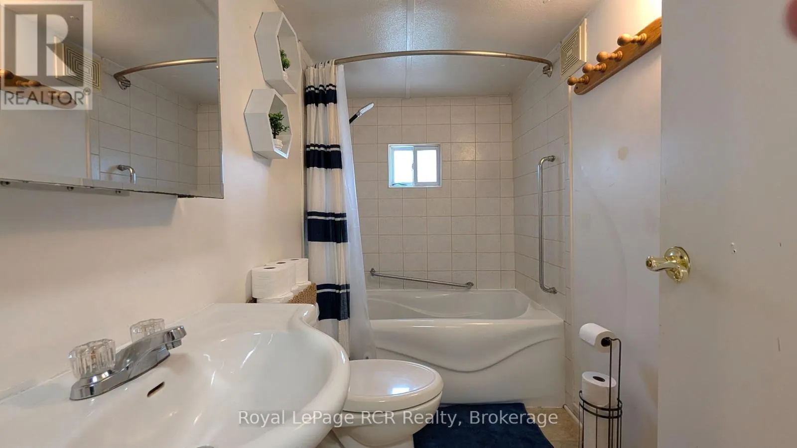 20 - 1680 9TH AVENUE E #20
