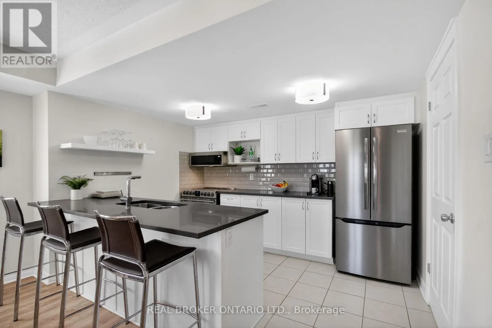 33 - 701 B SUE HOLLOWAY DRIVE
