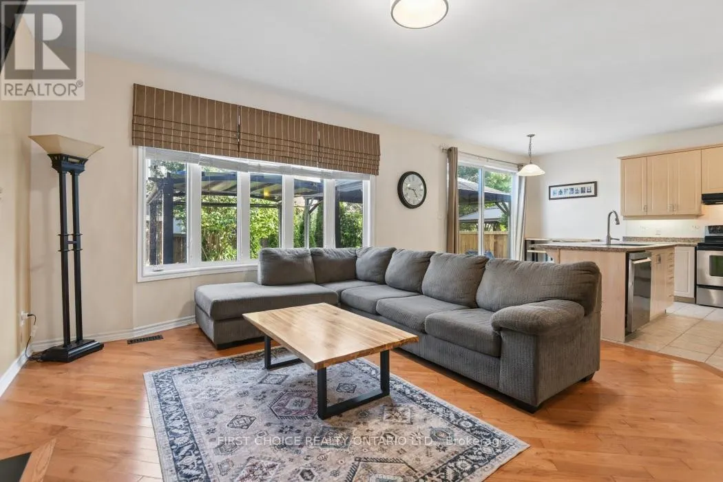 207 MISTRAL WAY