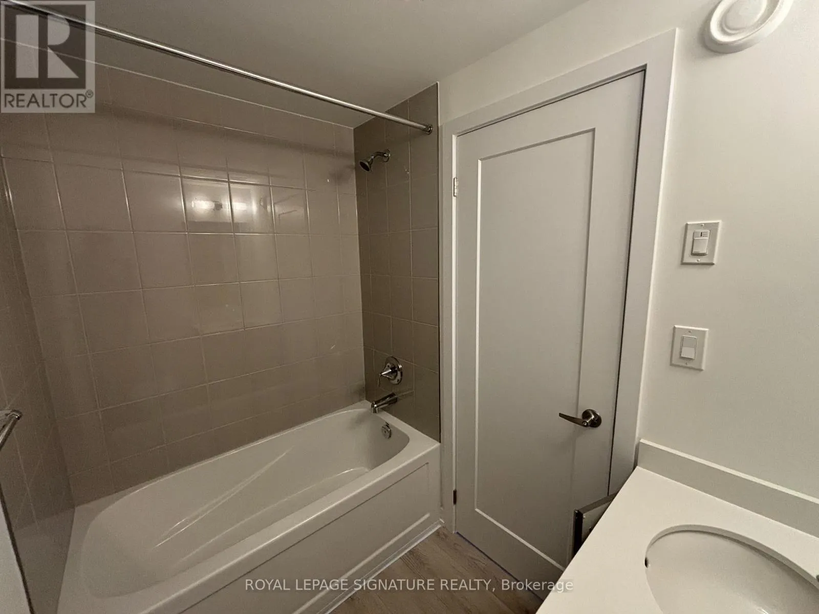 24 - 42 LOWES ROAD W