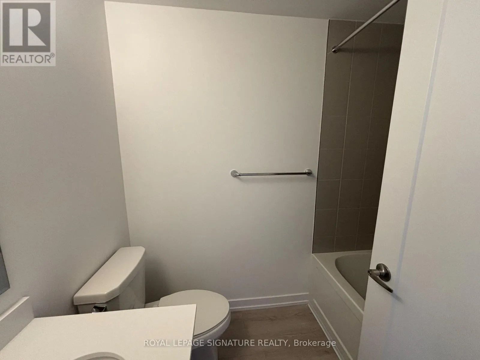 24 - 42 LOWES ROAD W