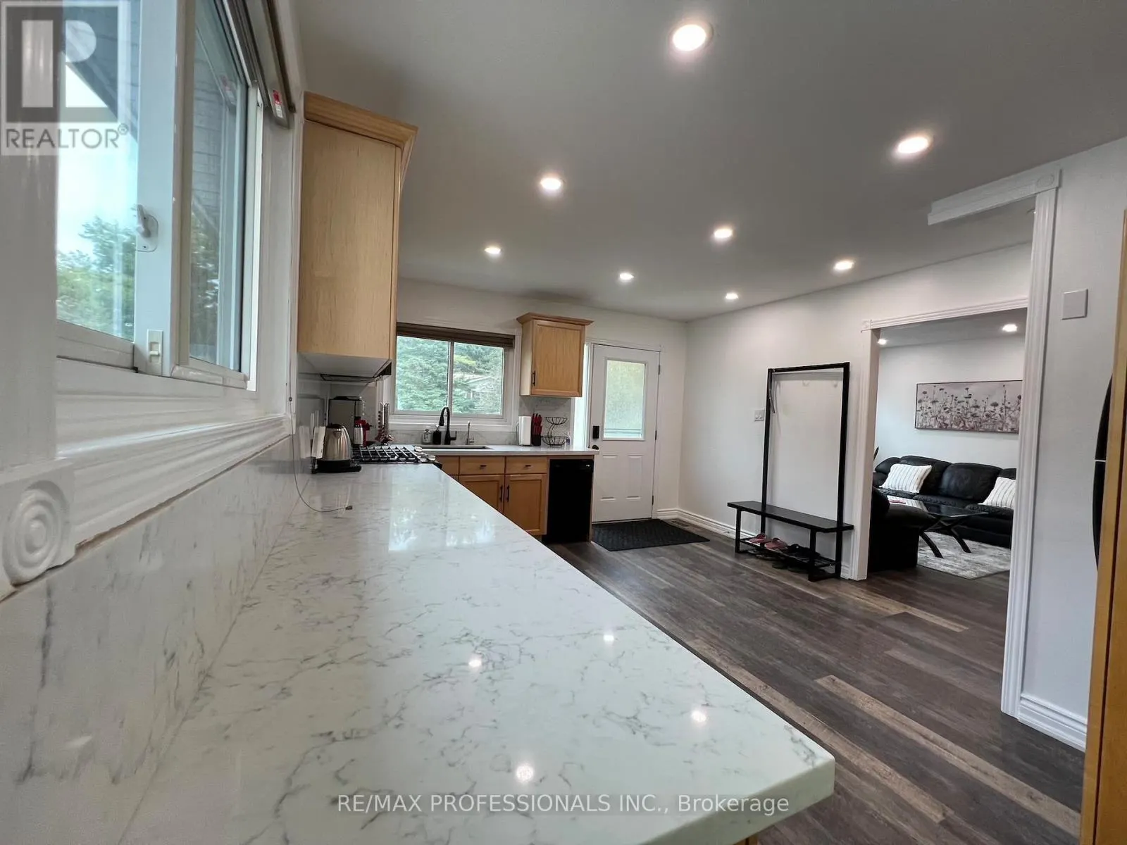 373 WEST ACRES DRIVE