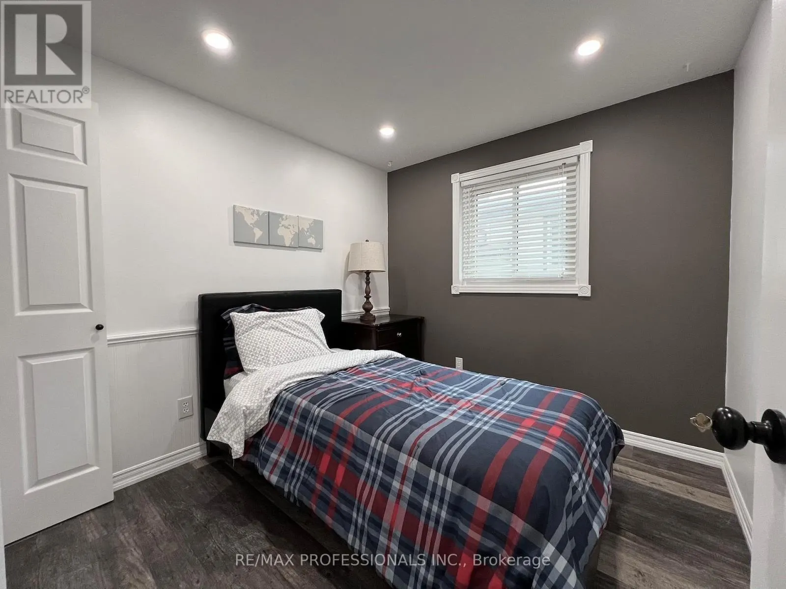 373 WEST ACRES DRIVE